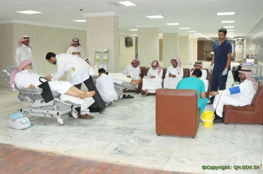 تعليم عنيزة يدعم حملة مستشفى الملك سعود للتبرع بـ17 وحدة دم