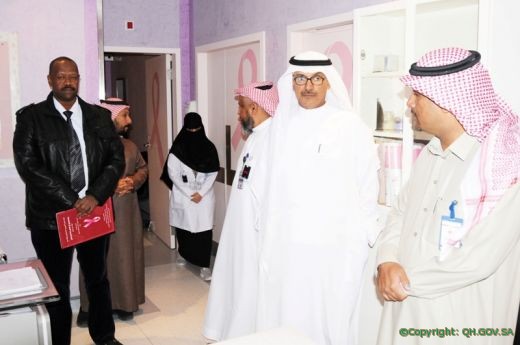 المدير التنفيذي لبرنامج سرطان الثدي بصحة القصيم يتفقد وحدة سرطان الثدي بمستشفى الملك سعود بعنيزة