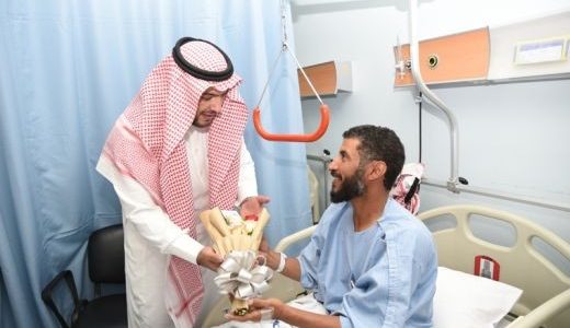 منسوبي  التعليم بالبدائع يزورون  المعلم محمد بمستشفى البدائع