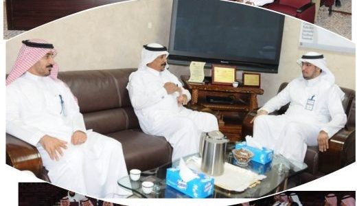 مساعد المدير للصحة العام يعقد اجتماعآ  مع مدير مستشفى الملك سعود ومدير قطاع الصحة العامة بعنيزة