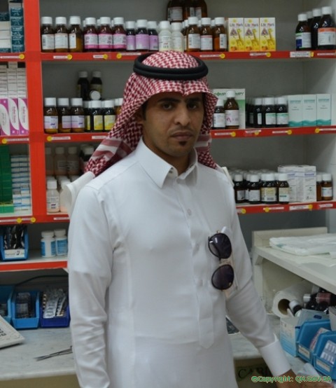 الموظف احمد العمري يباشر بمستشفى عيون الجواء‎