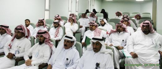 اجتماع مدير قطاع الصحة العامة بمحافظة الرس مع مدراء المراكز