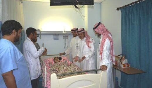 مستشفى الرس يجري جراحة بفم طفلة من ذوي الاحتياجات الخاصة