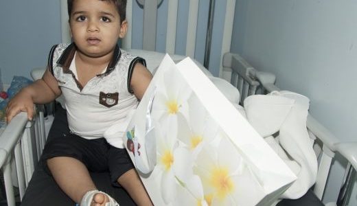 مدارس منارات القصيم  تقدم هدايا للأطفال المنومين  بمستشفى الولادة والاطفال