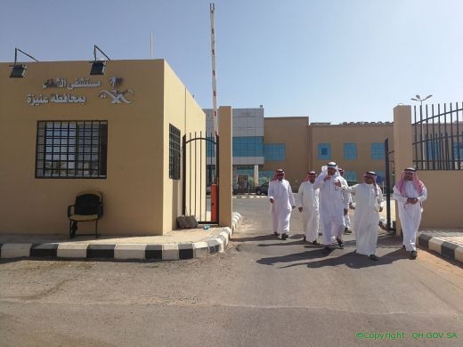 رئيس بلدية عنيزة يزور مستشفى الشفاء