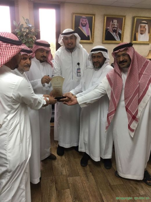 مستشفى الملك سعود بعنيزة يتسلم 3 أجهزة كاشف للأوعية الدموية