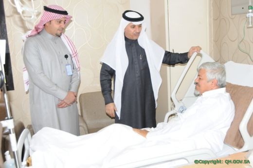 محافظ عنيزة إطمأن على صحة السليم والهقاص بمستشفى الملك سعود