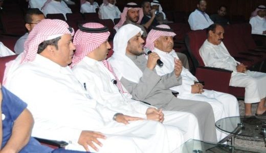 بحضور المرضى والمراجعين مستشفى الملك سعود بعنيزة يفعل مبادرة ” كلنا مسؤول “