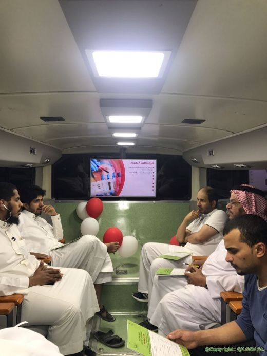 مستشفى الملك سعود بعنيزة يطلق الحملة الأولى لسيارة التبرع بالدم