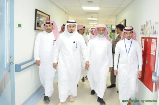 وفد لجنة التمكين المجتمعي زاروا مستشفى الملك سعود بعنيزة